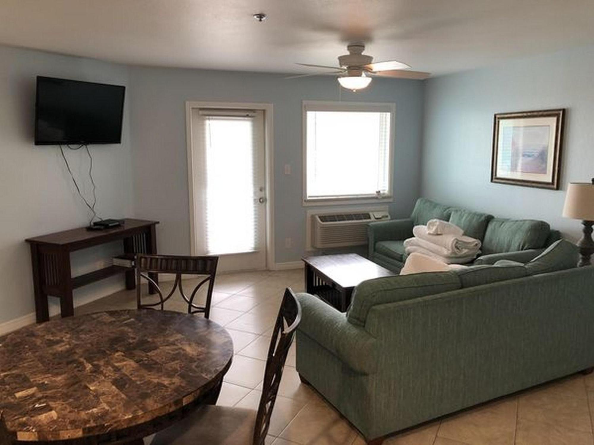 Beachgate Condosuites And Oceanfront Resort Port Aransas Room photo